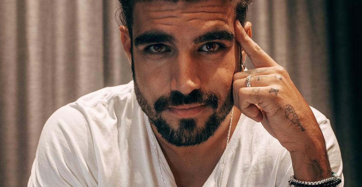 No litoral do México, Caio Castro pula de paraquedas e choca fãs: ”Garoto de coragem”