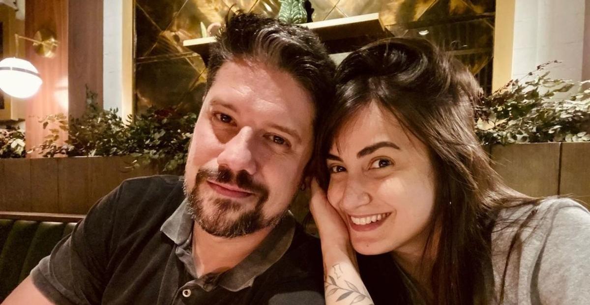 Após dia difícil, Phelipe Siani se declara para Mari Palma: ”Meu porto seguro”