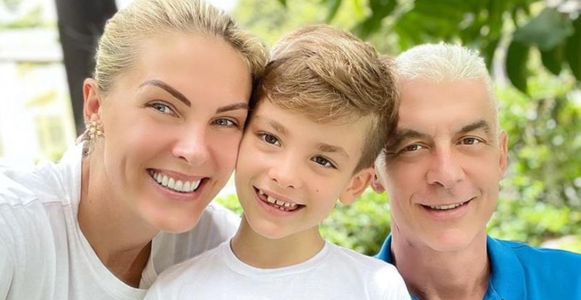 Em clima de TBT, Ana Hickmann resgata foto do filho e se derrete: ”Meu pequeno gigante”
