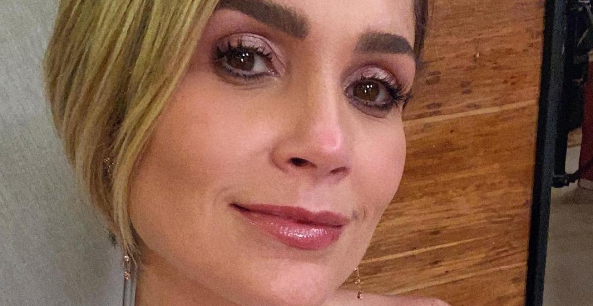 Flávia Alessandra resgata lindos registros ao lado da filha caçula: ”Enquanto a Oli não me passa”