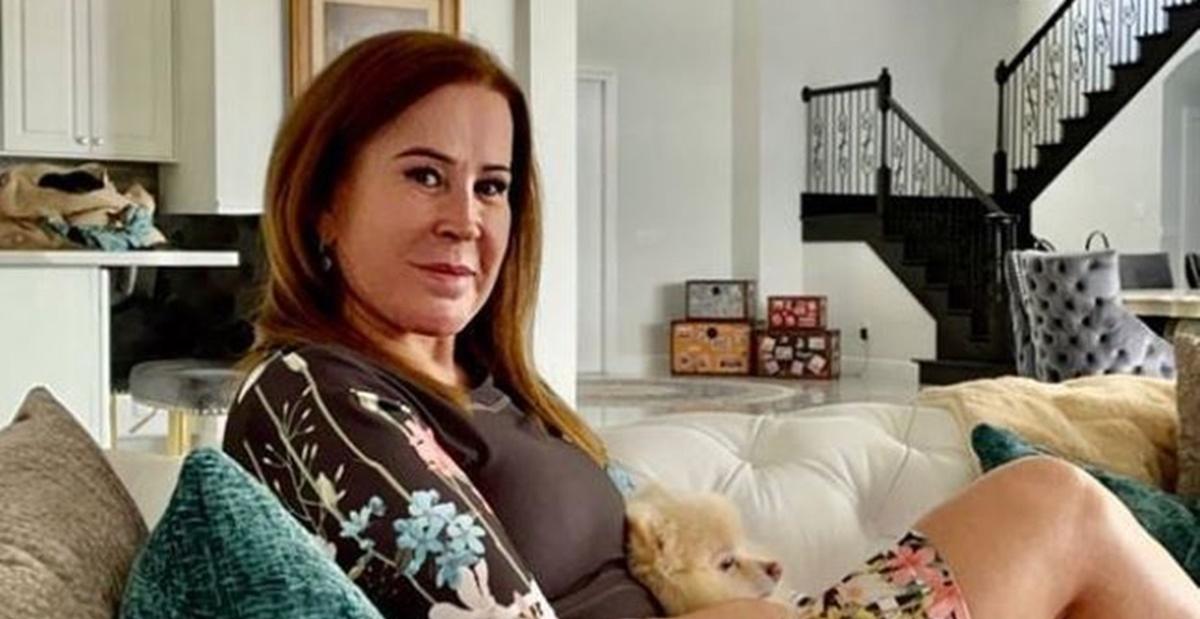 De biquíni, Zilu Godoi rouba a cena e ostenta corpão na web: ”Dando um banho nas novinhas”