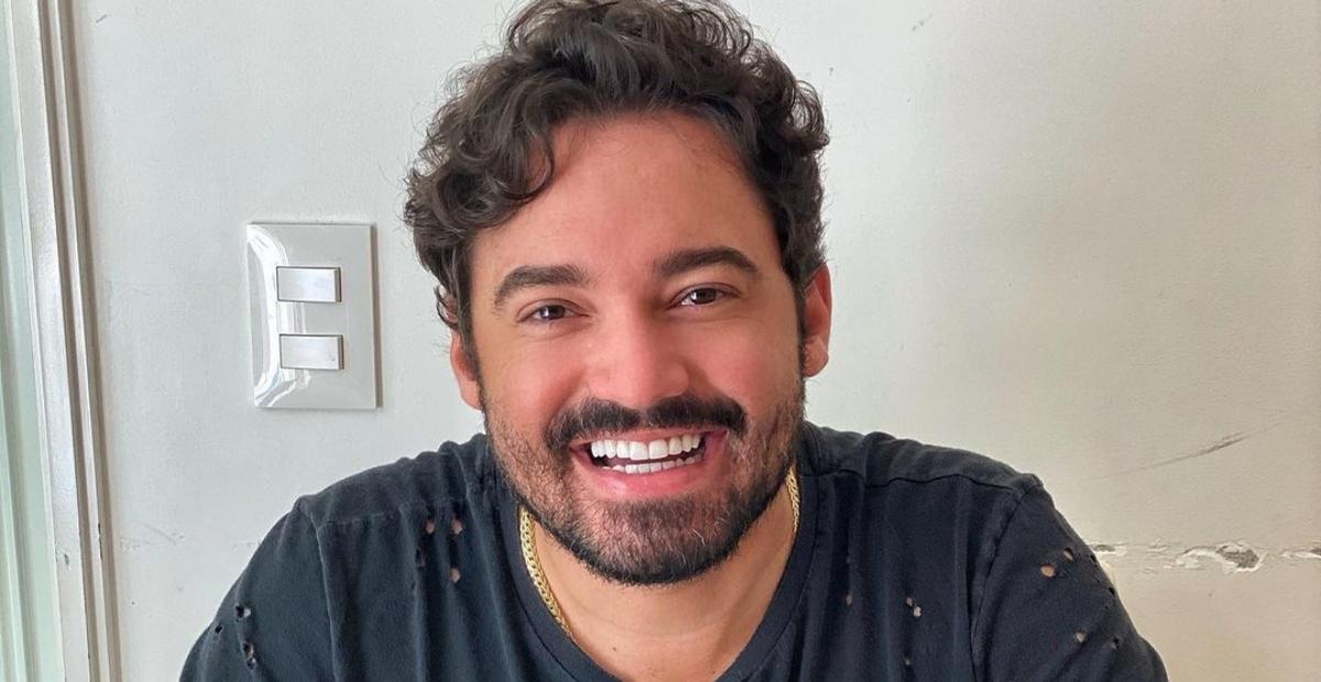 Fernando Zor posta foto com as filhas e faz declaração: ”As riquezas da minha vida”