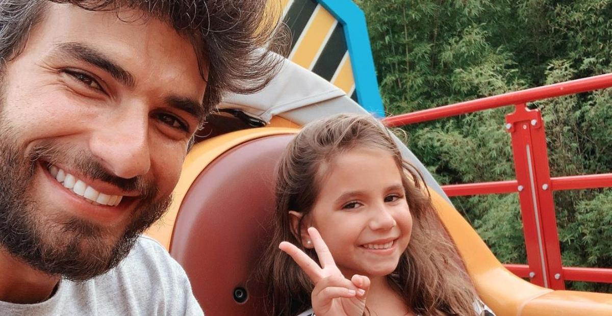 Hugo Moura surge em momento divertido ao lado da filha, Maria Flor