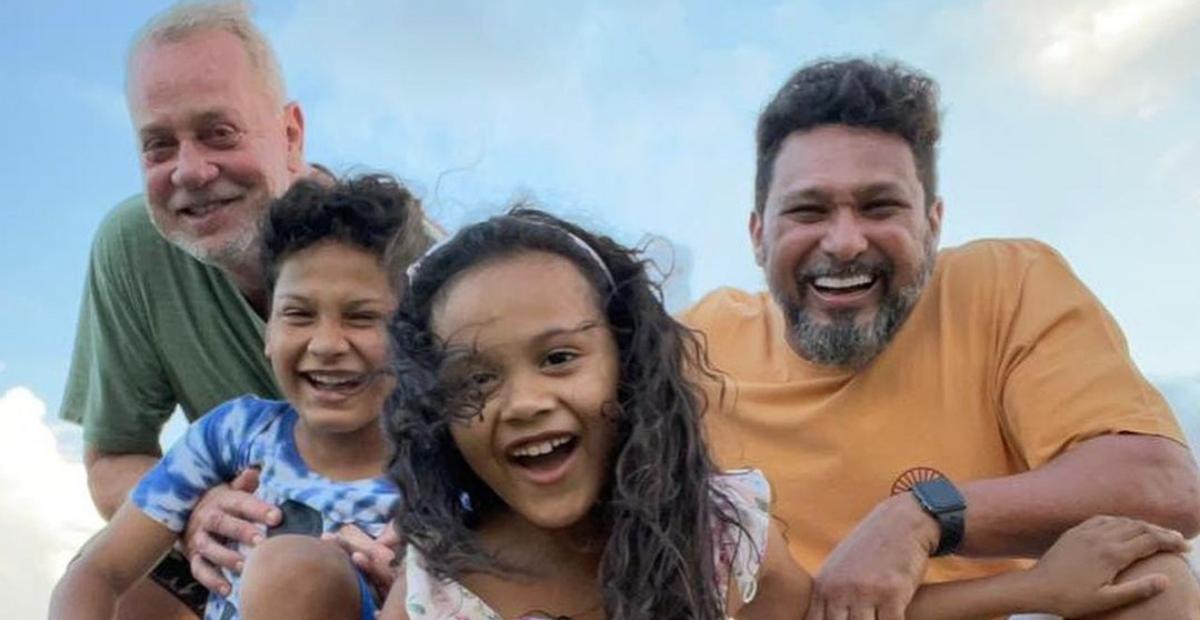 Luiz Fernando Guimarães relembra primeira viagem com os filhos: ”Em família”