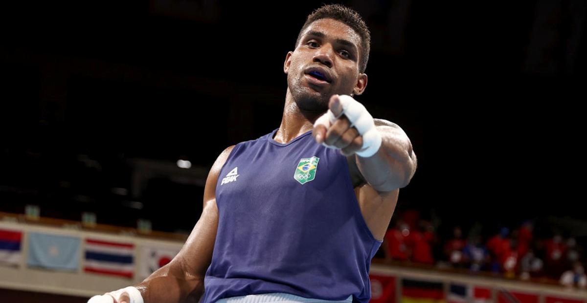 Abner Teixeira recebe medalha de bronze na Olimpíada de Tóquio e comemora: ”Realizei um sonho”