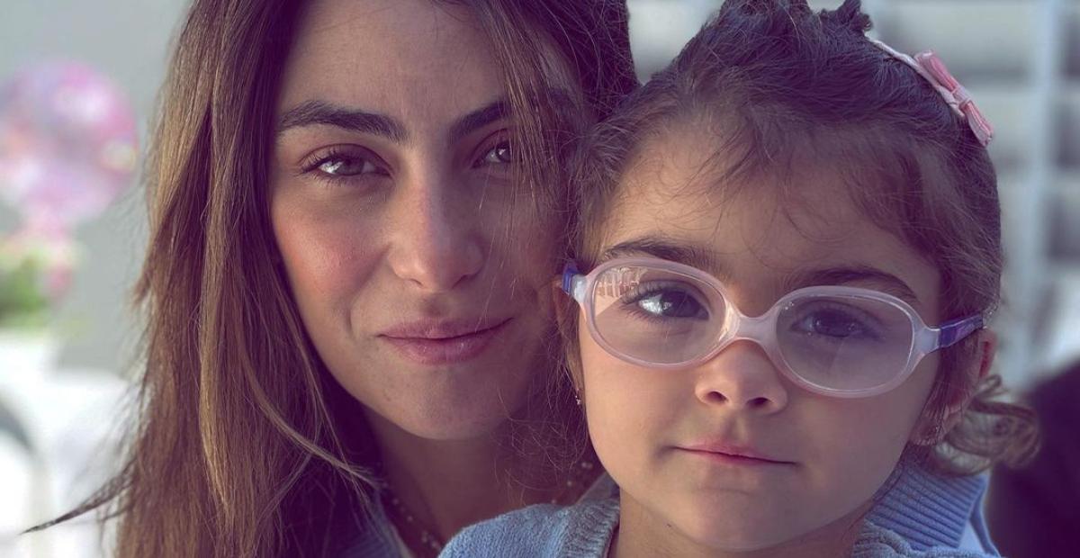 Mariana Uhlmann recorda momento divertido com a filha Maria: ”Revivendo momentos”