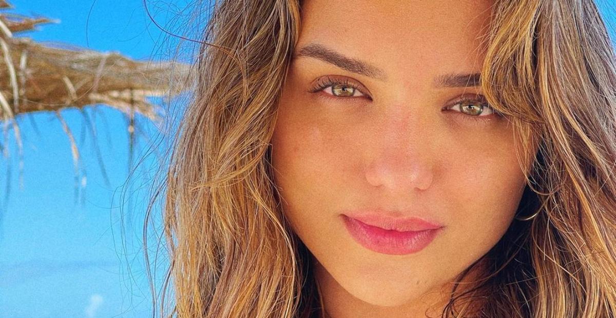Rafa Kalimann aposta em look estiloso em cliques sob a luz do sol e encanta fãs: ”Que perfeição!”