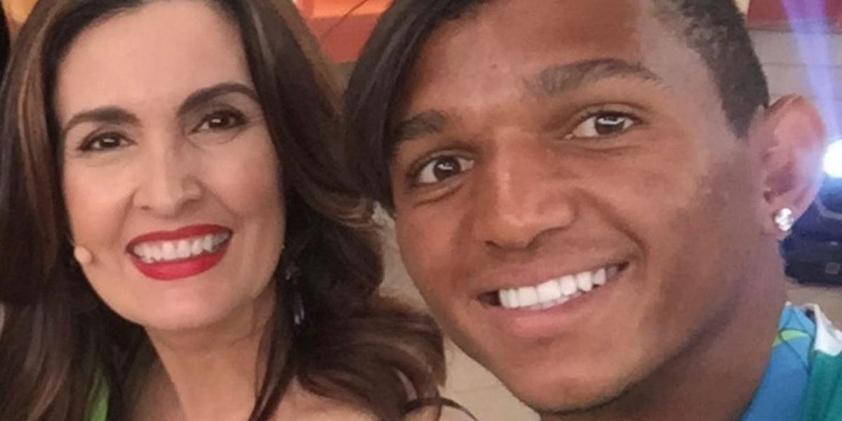 Fátima Bernardes celebra ouro de Isaquias Queiroz nos Jogos Olímpicos: ”Trabalhou muito pra isso”