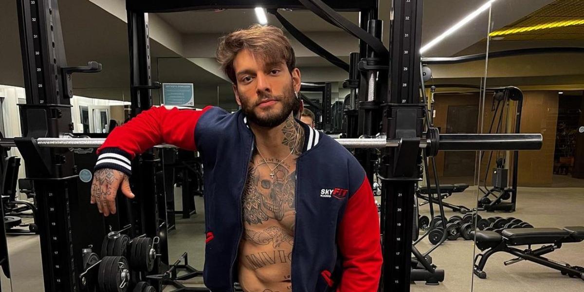 Lucas Lucco recebe primeira dose da vacina contra Covid-19: ”Dose de esperança”
