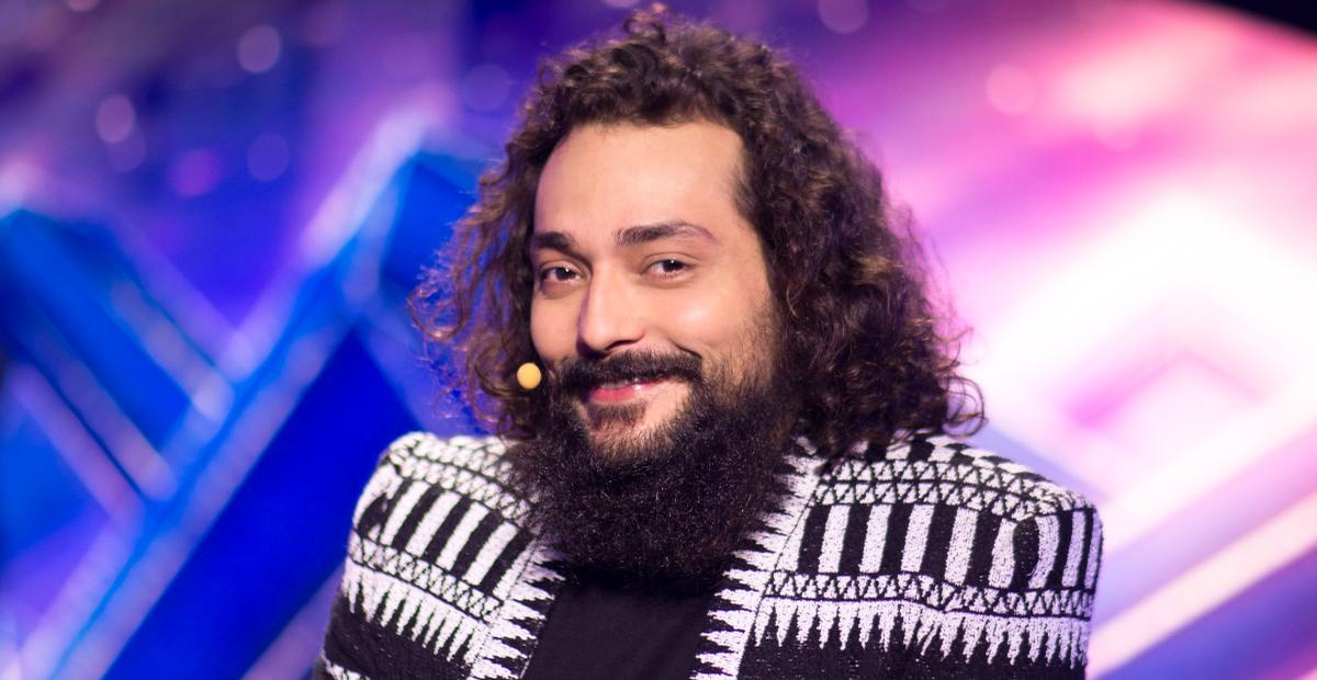 Eduardo Sterblitch celebra participação no júri do The Masked Singer Brasil: ”Sensação de sucesso!’