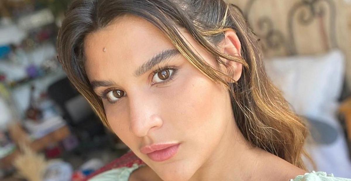 Giulia Costa compartilha clique em Caraíva e relembra viagem: ”Ô saudade”