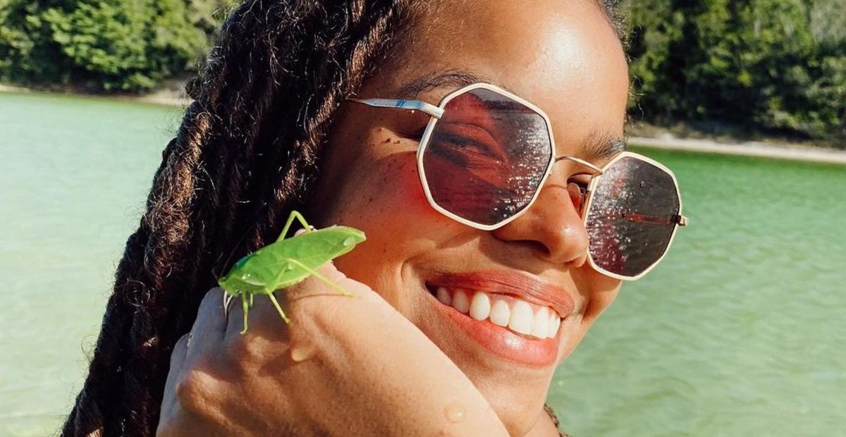 Jeniffer Nascimento posta foto mergulhando e dispara: ”Recarregando as energias”