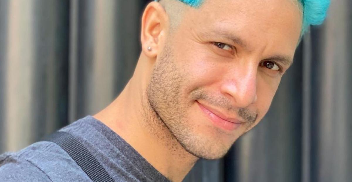 Rainer Cadete é vacinado contra a covid-19 e celebra na web: ”Coração tomado de esperança”