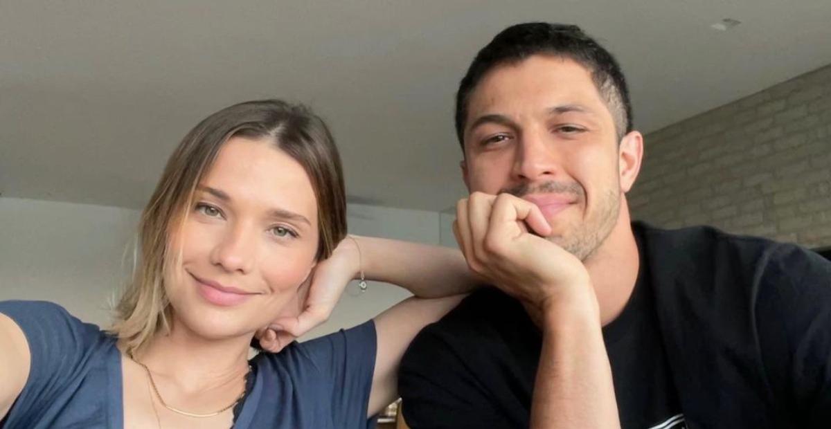 Nilma Quariguasi e Romulo Estrela visitam obra da casa nova da família: ”Choramos juntos”