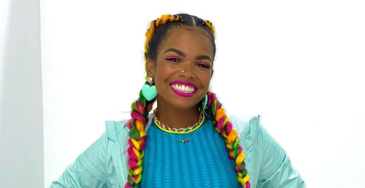 Em Noronha, Jeniffer Nascimento surge deslumbrante com biquíni rosa neon: ”A Barbie mergulhadora”