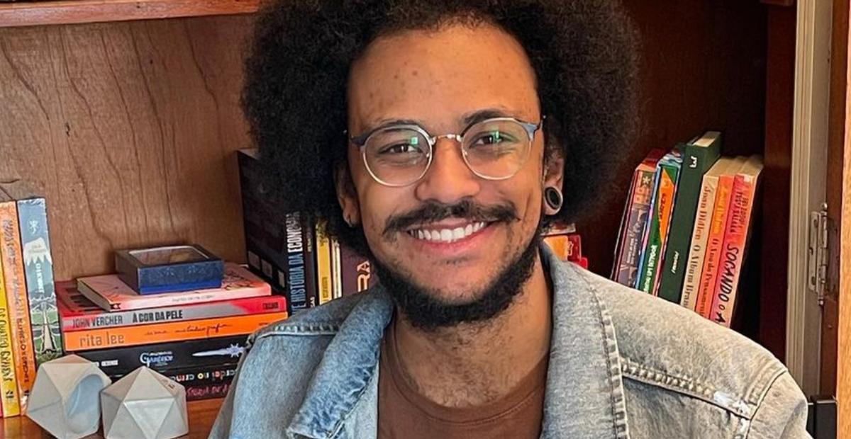 João Luiz Pedrosa recebe primeira dose da vacina contra a covid-19: ”Vacinem-se”