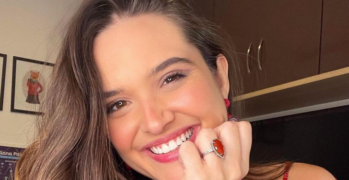 Juliana Paiva mostra novo visual e arranca elogios dos seguidores: ”Linda”