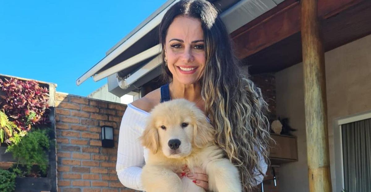 Viviane Araújo apresenta novo membro de sua família