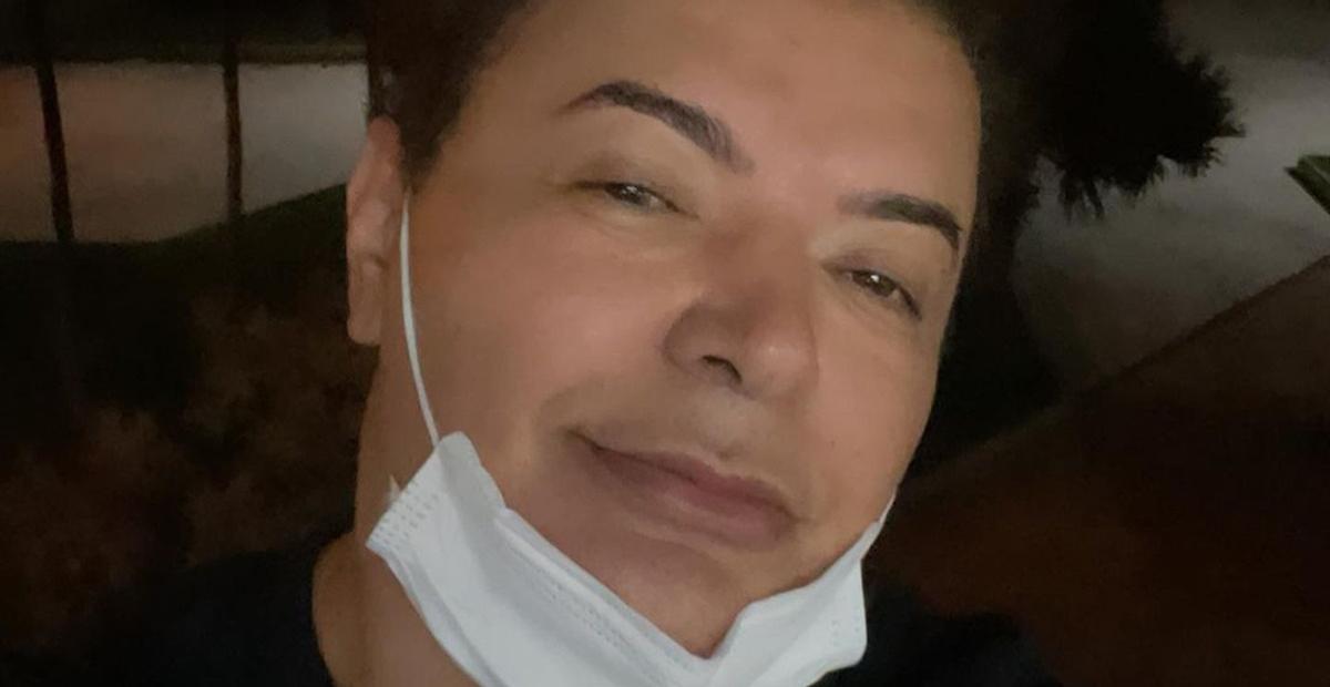 Aos 52 anos, David Brazil faz plástica e exibe resultado: ”Estou me sentindo a Gretchen!”