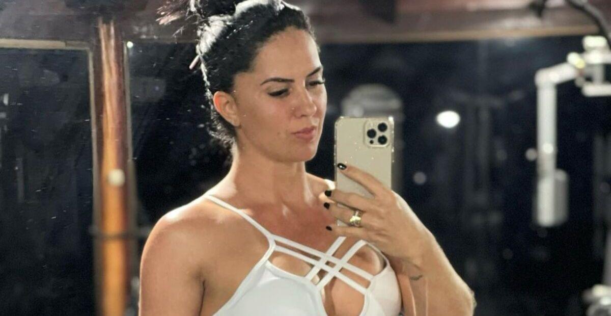 Na academia da fazenda, Graciele Lacerda faz treino intenso e esbanja boa forma