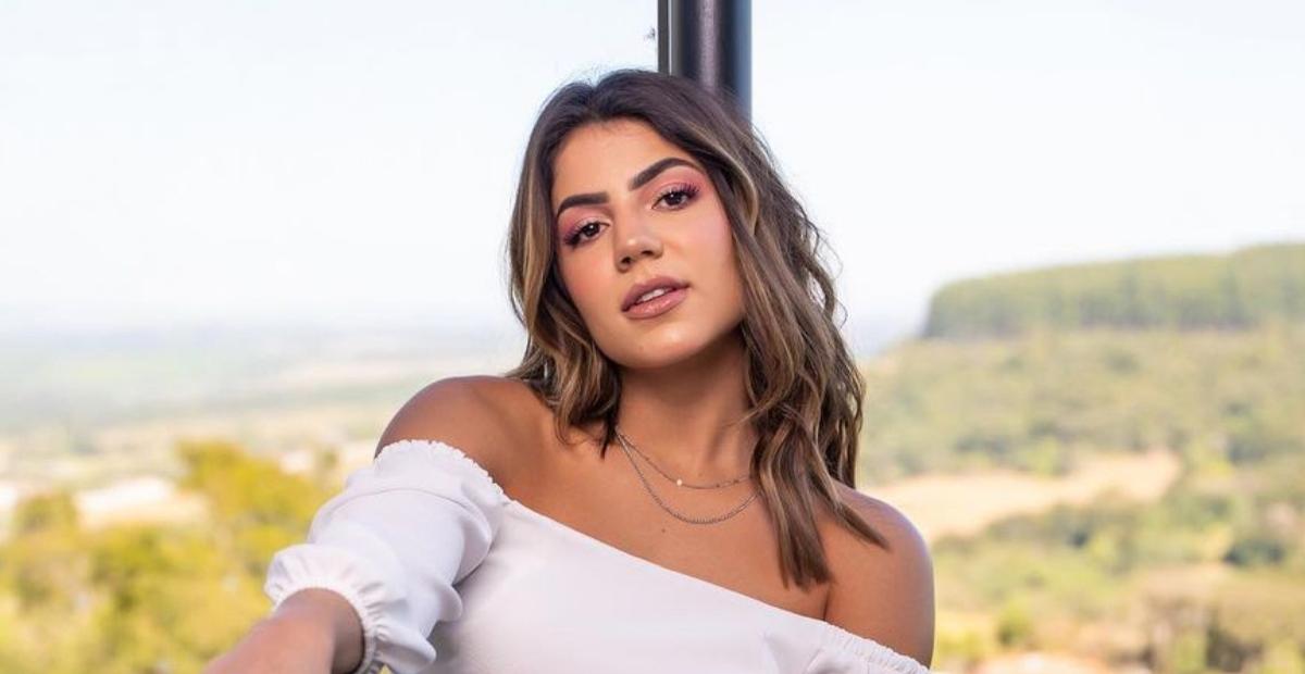 Hariany Almeida surge belíssima só de body transparente e rouba a cena: ”Que mulher é essa?”