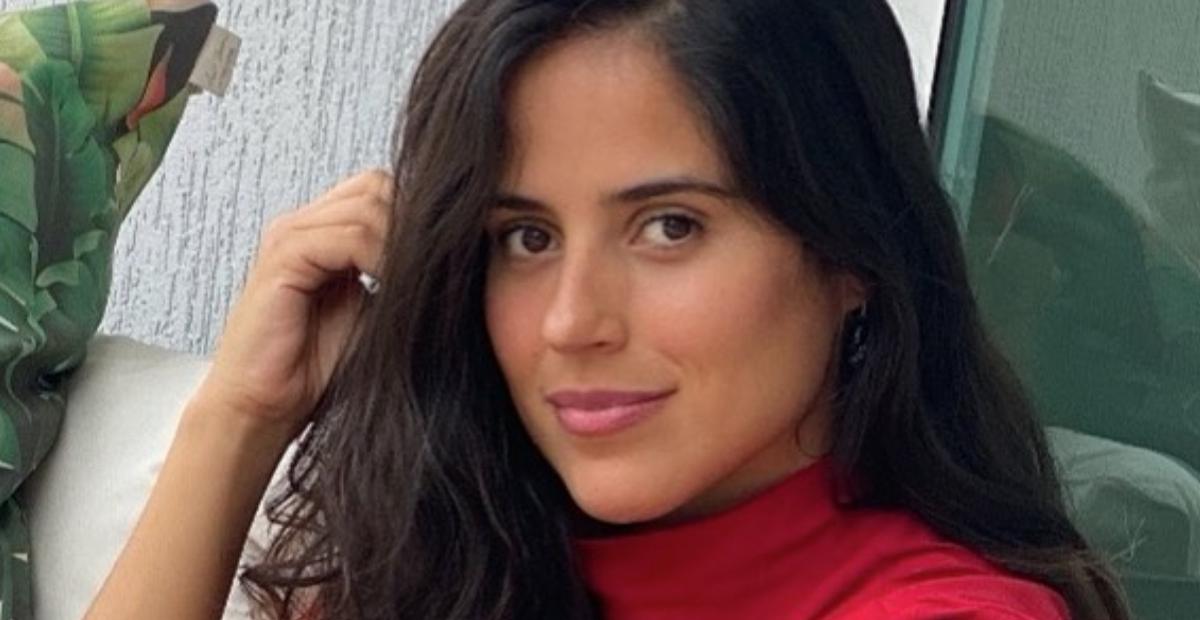 Camilla Camargo recebe a segunda dose da vacina contra a covid-19: ”Alegria”