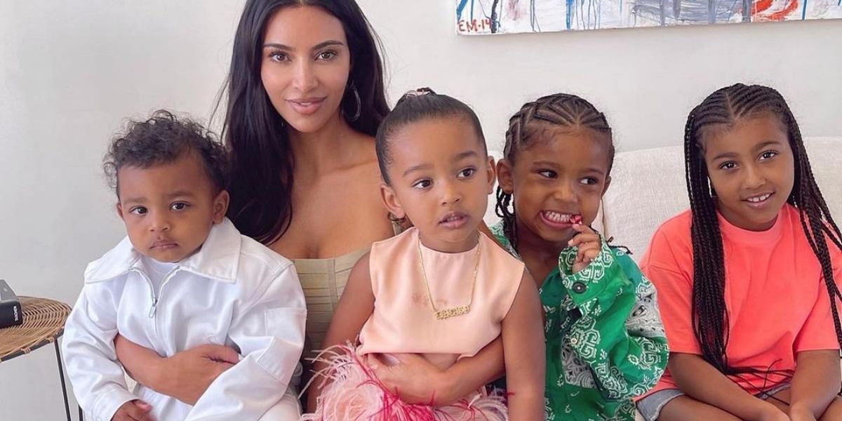 Kim Kardashian diz que os filhos imploraram para ela desistir de um sonho: ”É uma luta pra mim”