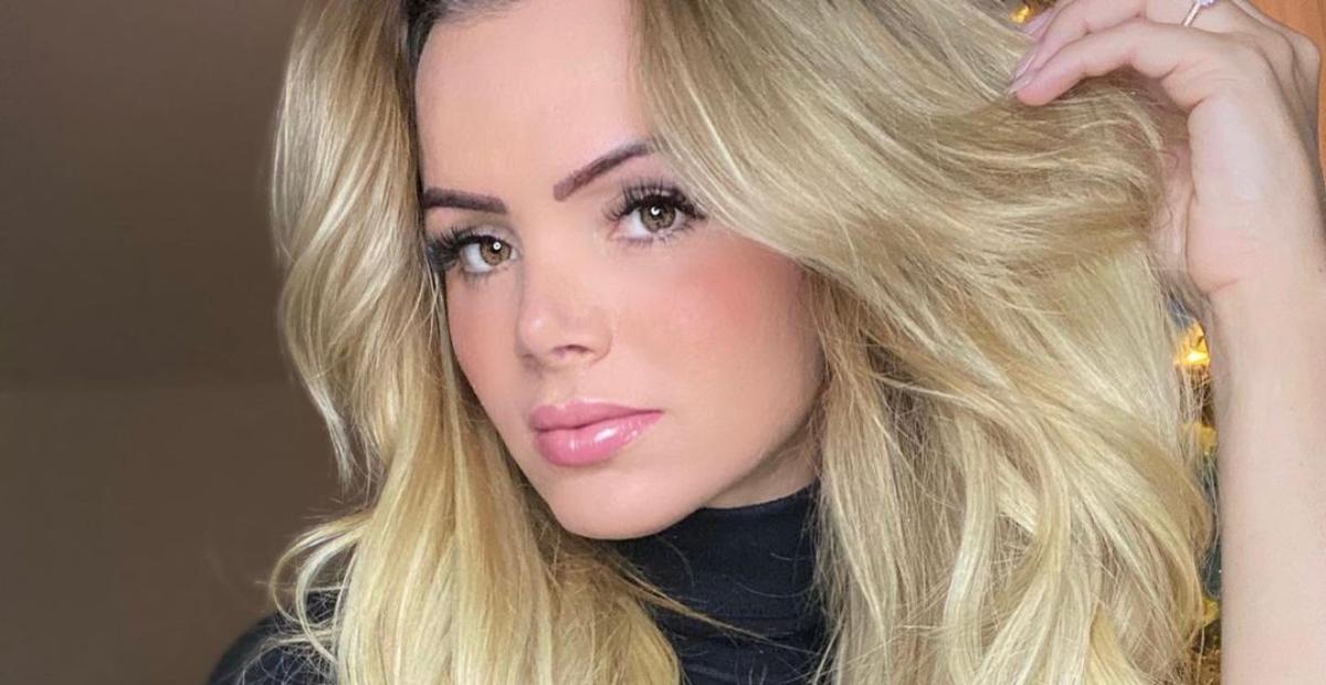 Modelo trans recorda preconceito após relacionamento com Romário