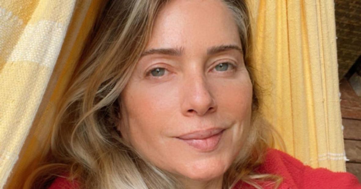 Letícia Spiller esbanja lado sensual ao iniciar a nova semana: ”Uma ótima semana pra vocês!”