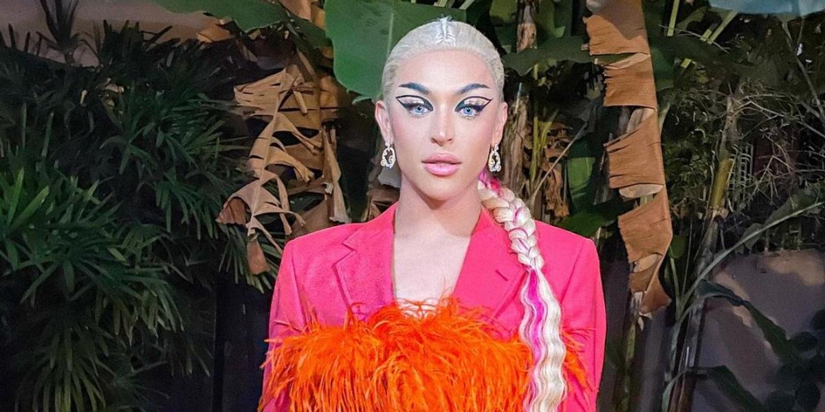 Pabllo Vittar celebra nas redes ao receber vacina contra a covid-19: ”Viva”