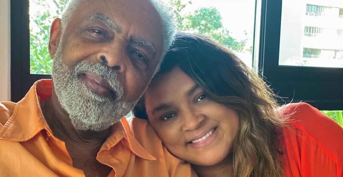 Preta Gil agradece participação especial do pai no clipe de sua nova canção: ”Foi um presente”