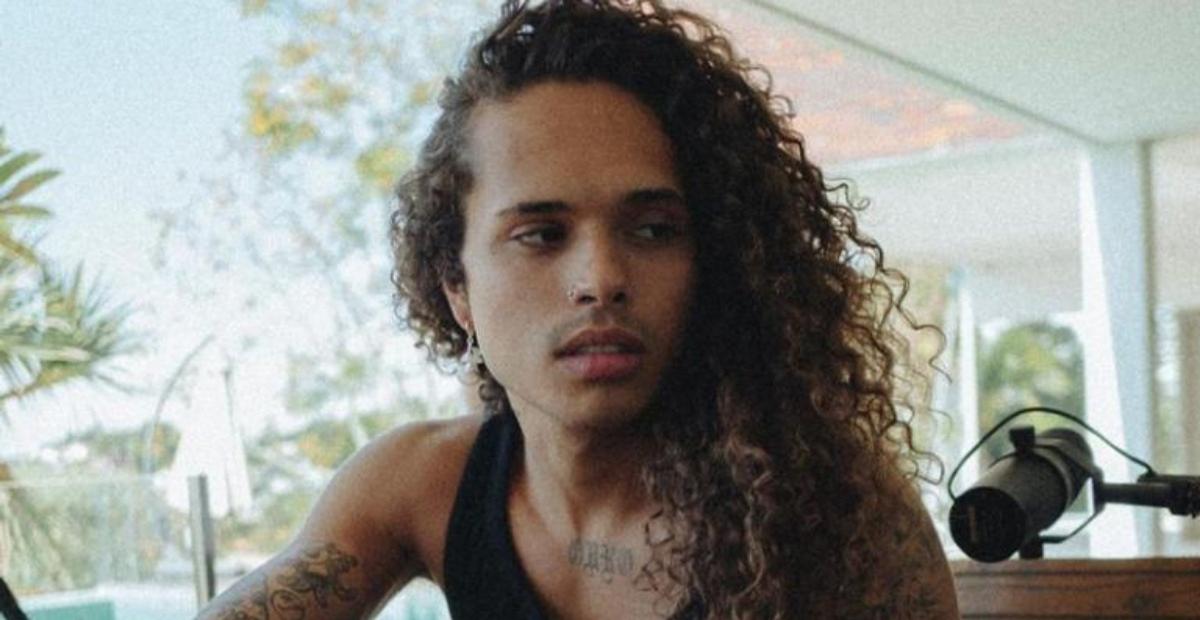 Vitão arquiva todas as fotos do Instagram e compartilha vídeo misterioso