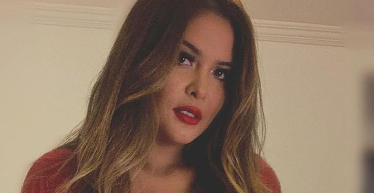 No Ceará, Geisy Arruda posa com maiô cavadíssimo fio dental e ostenta bumbum GG: ”Sensacional”