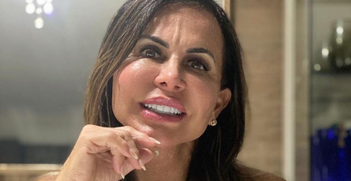 De top e shortinho, Gretchen pega pesado em treino e rouba a cena com shape: ”Olha esse corpo!”