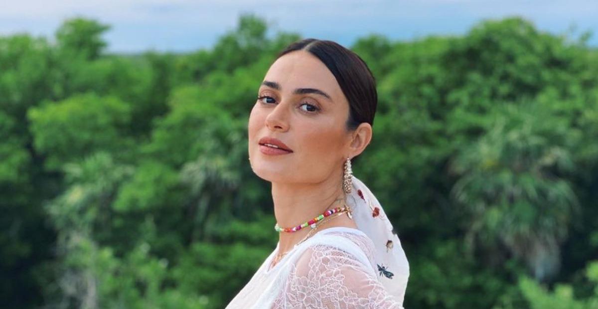No México, Thaila Ayala exibe barriguinha do primeiro filho ao surgir de biquíni: ”Vitamina D”