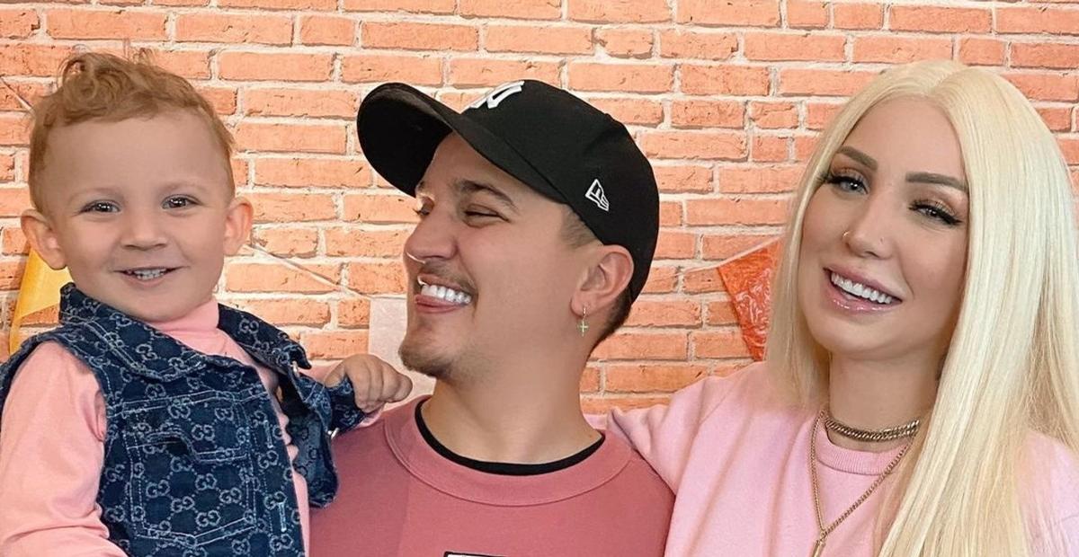 Prestes a ser mamãe pela segunda vez, Zoo se declara para sua família