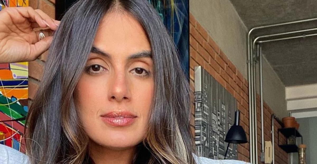 De barriga de fora, Carol Peixinho ostenta corpão em look de oncinha e web baba: ”Gata demais”