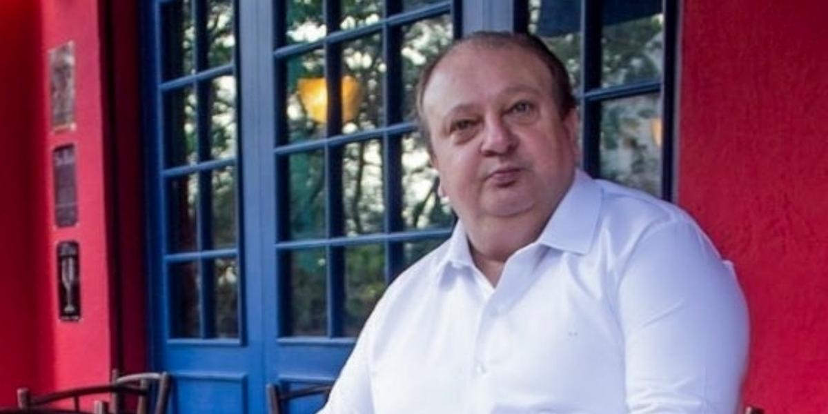 Érick Jacquin recebe 2ª dose da vacina contra a Covid-19 e celebra: ”Vacina sim”