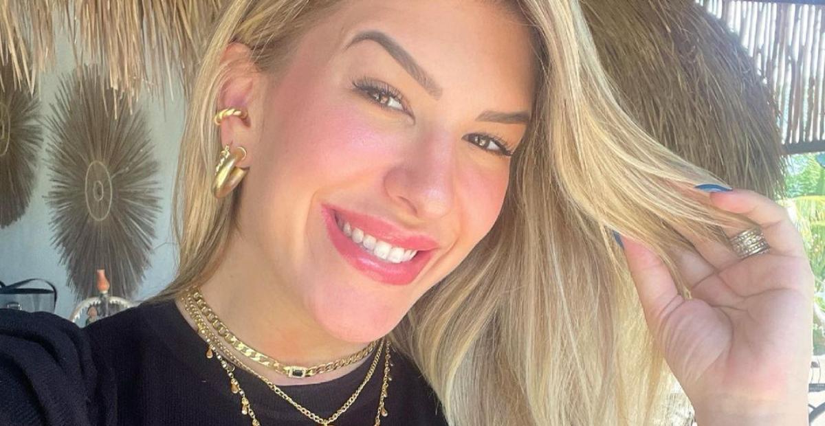 Exibindo o barrigão, Lore Improta faz coreografia de ‘Senta Danada’, sucesso de Zé Felipe