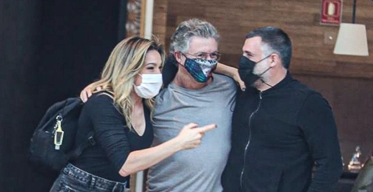 Fernanda Gentil é vista com Boninho em restaurante e brinca: ”Esse momento é meu”