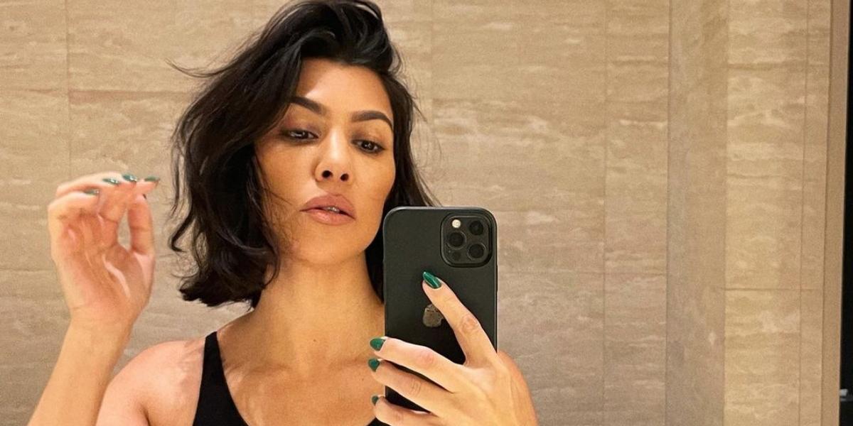 De biquíni fio-dental, Kourtney Kardashian exibe curvas quentes em clique tropical: ”Deusa”
