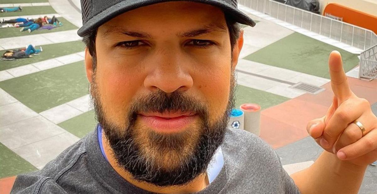 Às vésperas da turnê nos EUA, Sorocaba se emociona ao falar sobre volta aos palcos: ”É muito bom”