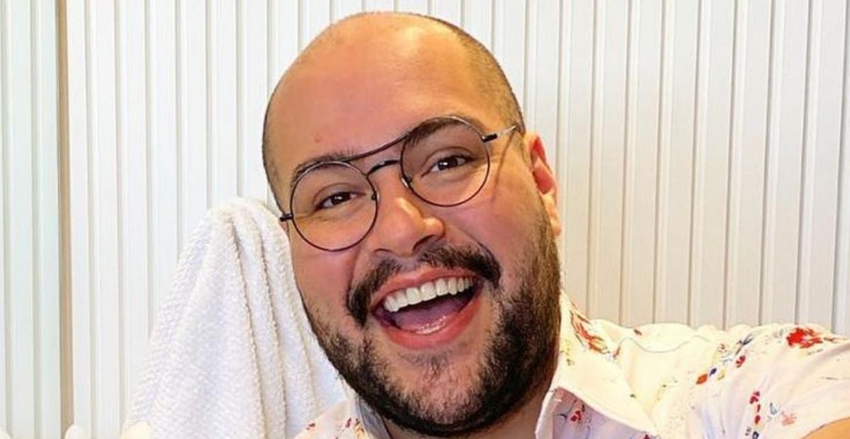 Tiago Abravanel posta fotos com o marido durante viagem: ”É tão maravilhoso nosso amor”