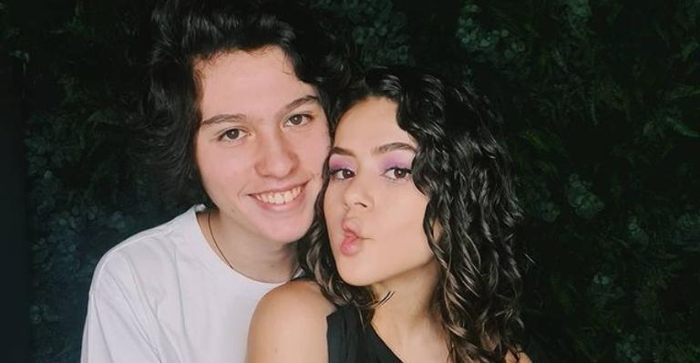Maisa comemora 3 anos e 9 meses de namoro com Nicholas Arashiro