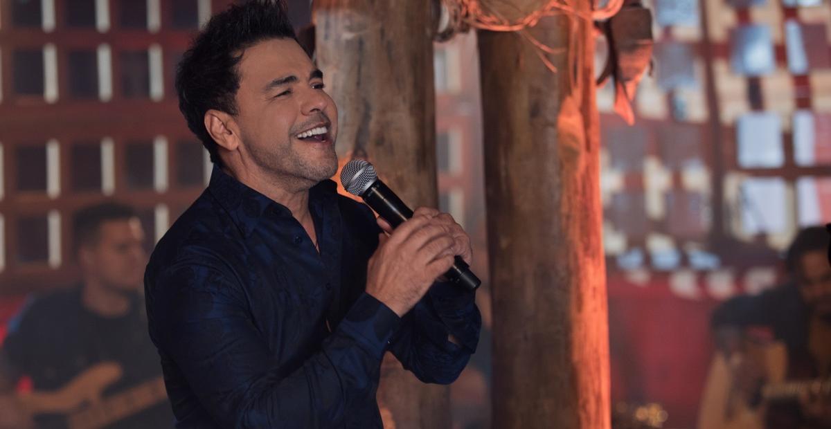 Zezé Di Camargo celebra lançamento de ‘Vou ter de tomar uma!’