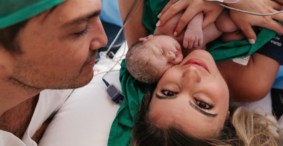 Dandynha Barbosa, neta de Chacrinha, dá à luz a sua primeira filha