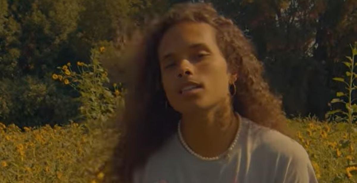 Vitão faz desabafo após lançamento de música: ”Não quero mais engolir vocês”