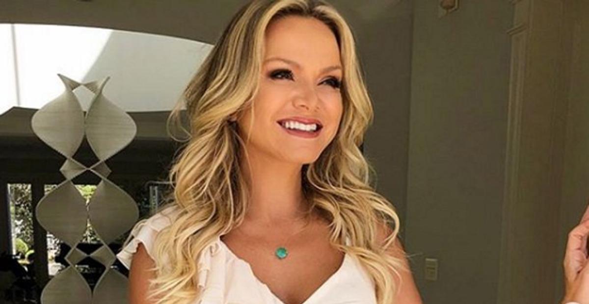 Aos 47 anos, Eliana pega pesado na academia e boa forma chama atenção