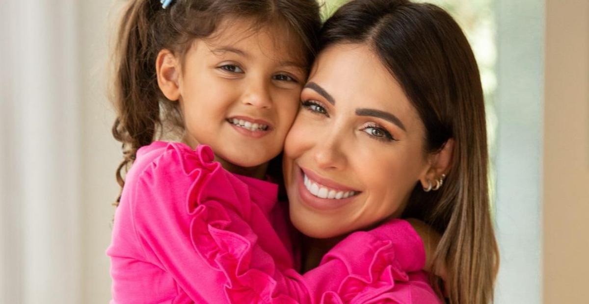 Bella Falconi celebra aniversário de 6 anos da filha, Vicky: ”Você é uma vitória”