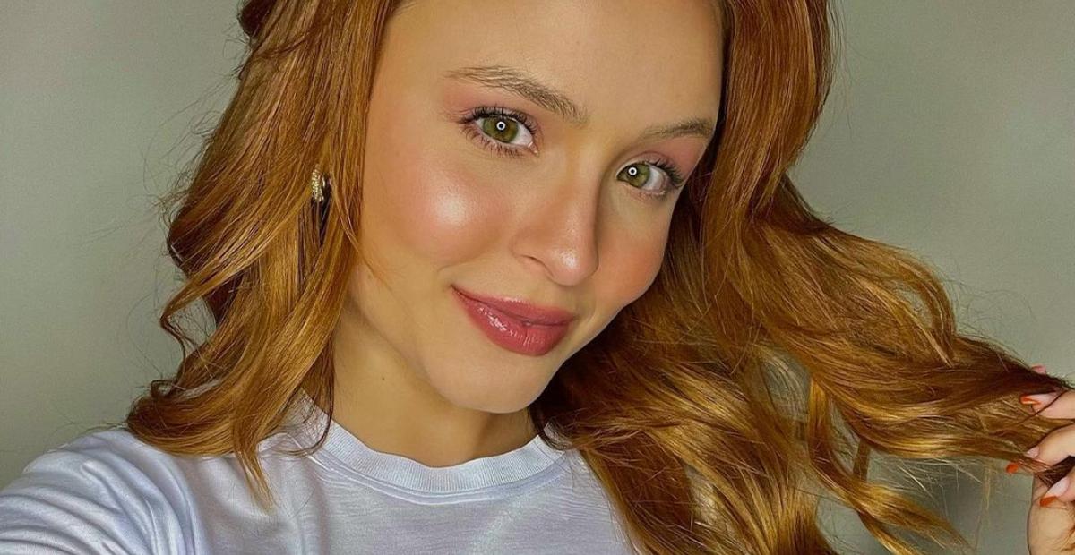 De biquíni, Larissa Manoela aproveita dia de Sol na praia e leva web à loucura: ”Sereia existe!”